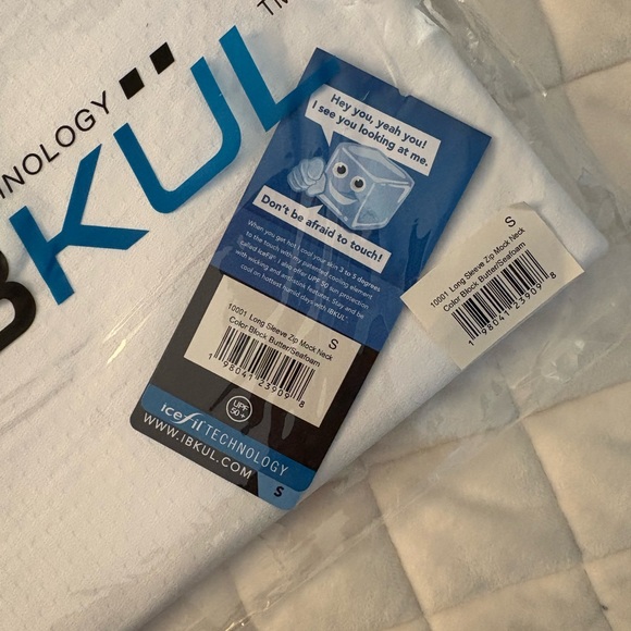 IBKUL Long-Sleeve Zip Mock Neck Top - Picture 3 of 3